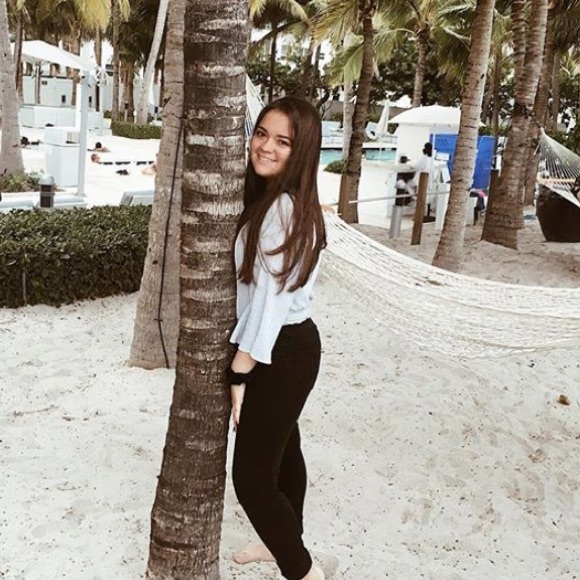 Meet your Posher, Sarah - Picture 2 of 4